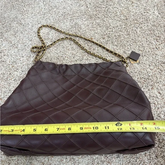 Tory Burch large Flemming hobo plum gold purse quilted EUC - Picture 4 of 14
